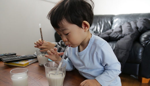 牛乳を美味しくする魔法のストローquick milk チョコレート味