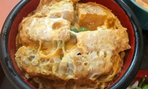 八丁堀駅側の「松月」でかつ丼セットを味わう