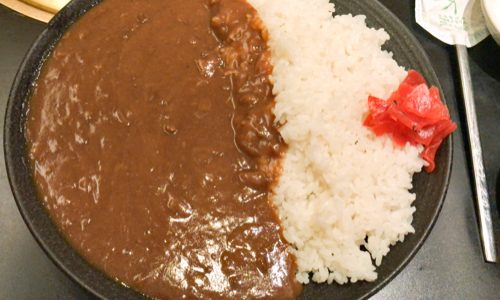 海浜幕張駅近くの焼肉いしびでコスパ最高のランチカレーをいただく