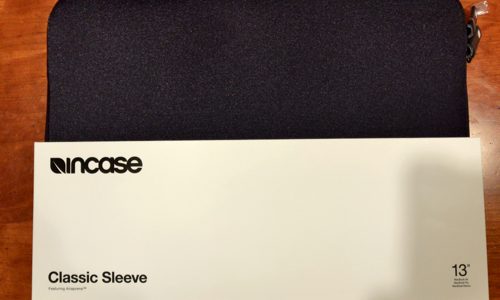 INCASE Classic SleeveはMacbook系を運ぶためのシンプルなケースとしてオススメ